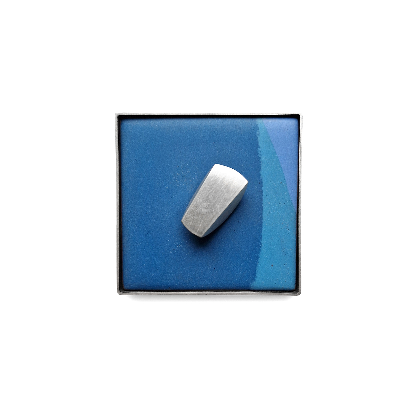 3 Blues Brooch 
