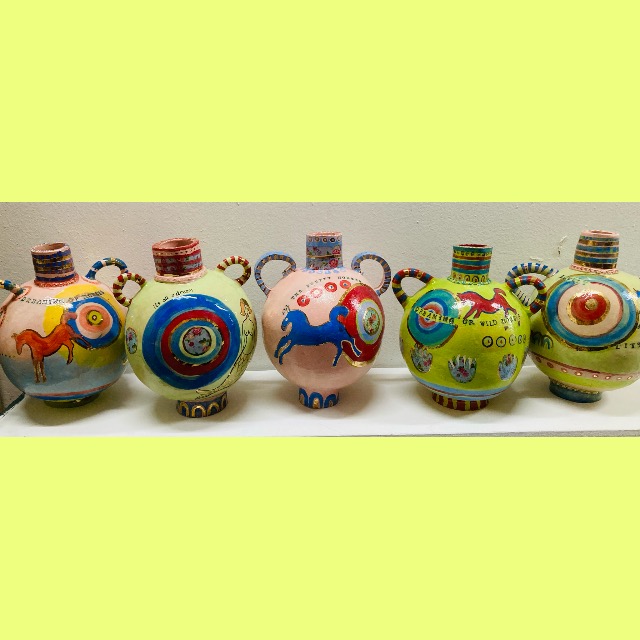 Round Urns