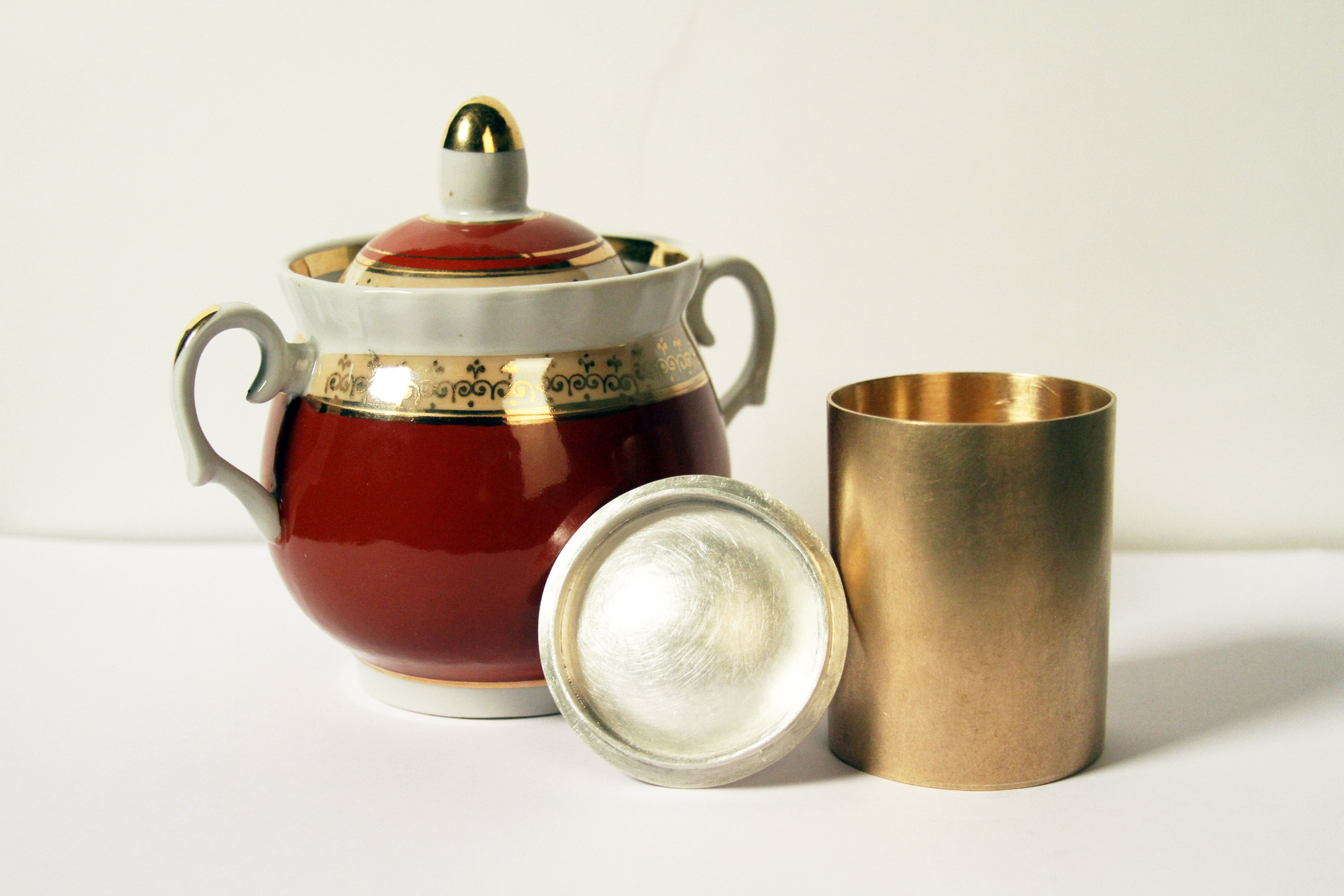 Box for a sugar bowl